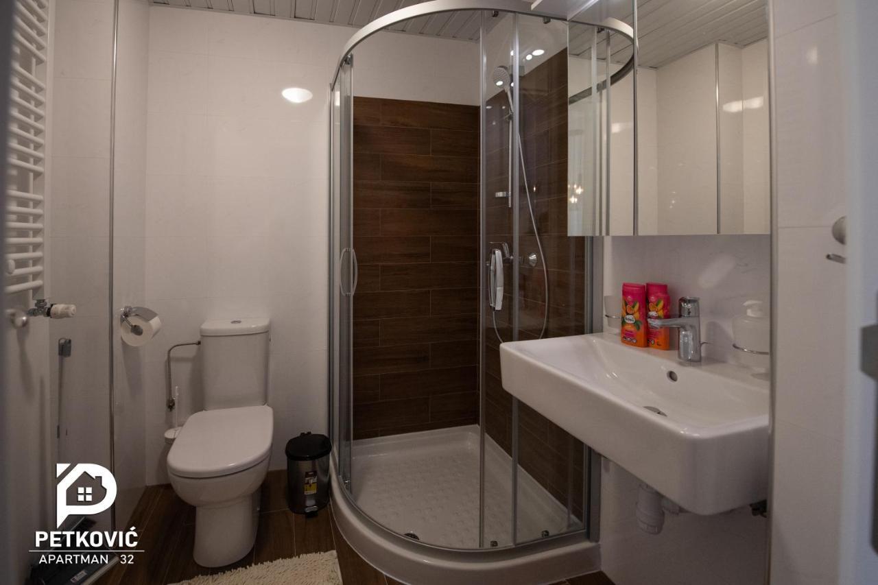 Petkovic Apartmani Studio32 Jagodina Exterior foto